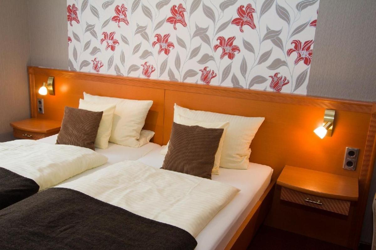Hotel-Garni-Kachelburg Dieblich Eksteriør billede
